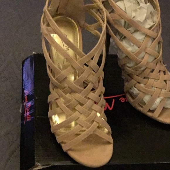 Anne Michelle suede gladiator booties/pumps - Picture 9 of 14